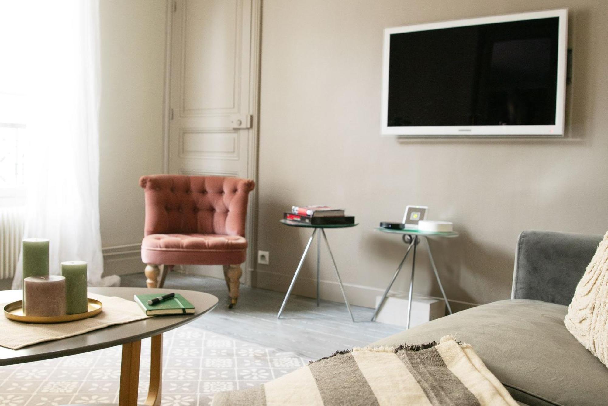 Eiffel Tower & Les Invalides - 1Br - Cityapartmentstay パリ エクステリア 写真